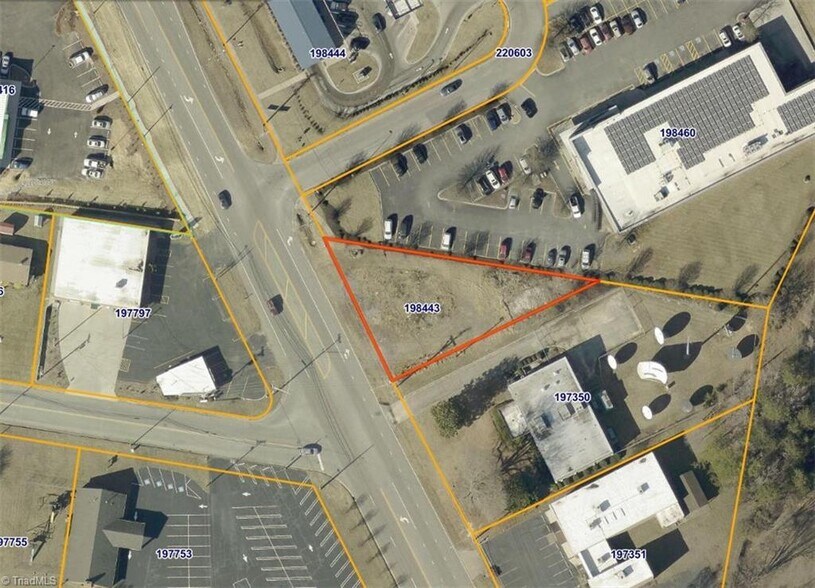 3300 N Main St, High Point, NC à vendre - Photo de l’immeuble – Image 2 sur 24
