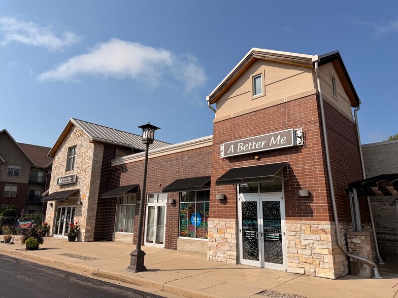 Appleton Ave, Menomonee Falls, WI à louer - Photo de l’immeuble – Image 2 sur 10