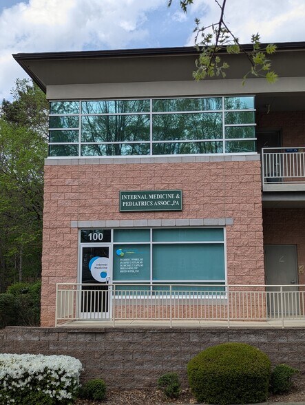 224 High House Rd, Cary, NC à vendre - Photo de l’immeuble – Image 2 sur 26
