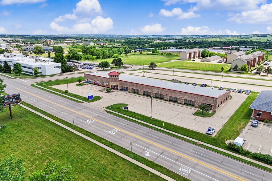 4170 Pennsylvania Ave, Dubuque, IA à vendre - Photo de l’immeuble – Image 1 sur 11
