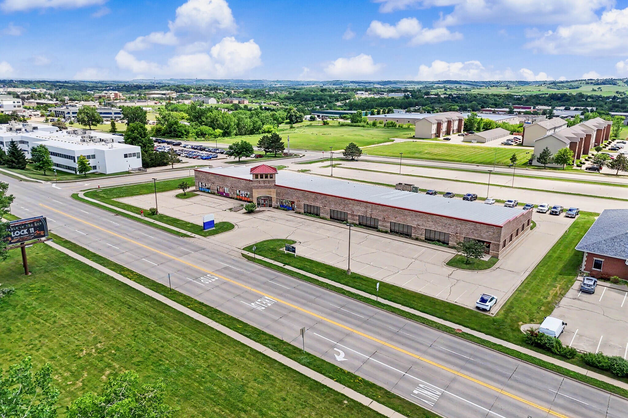 4170 Pennsylvania Ave, Dubuque, IA à vendre Photo de l’immeuble– Image 1 sur 12