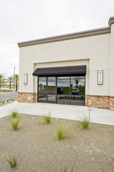 1110 Bear Mountain Blvd, Arvin, CA à louer - Photo de l’immeuble – Image 2 sur 7