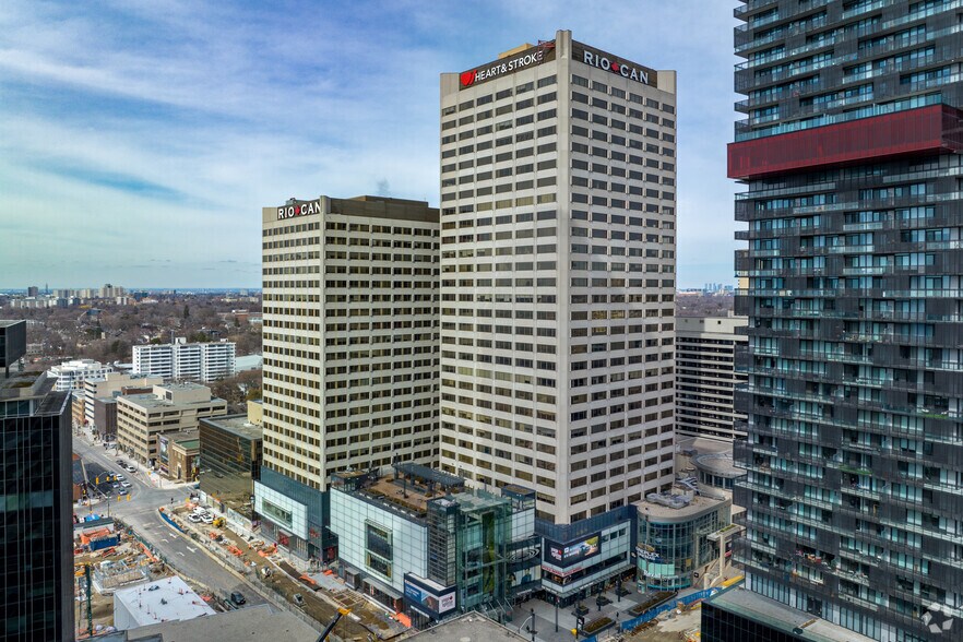 2300 Yonge St, Toronto, ON à louer - Photo de l’immeuble – Image 2 sur 5