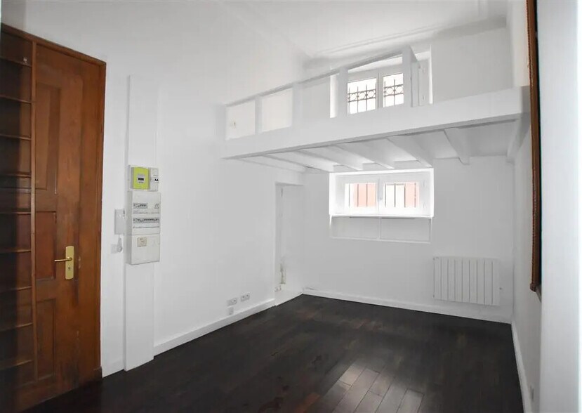 Bureau dans Paris à louer - Photo de l’immeuble – Image 2 sur 7