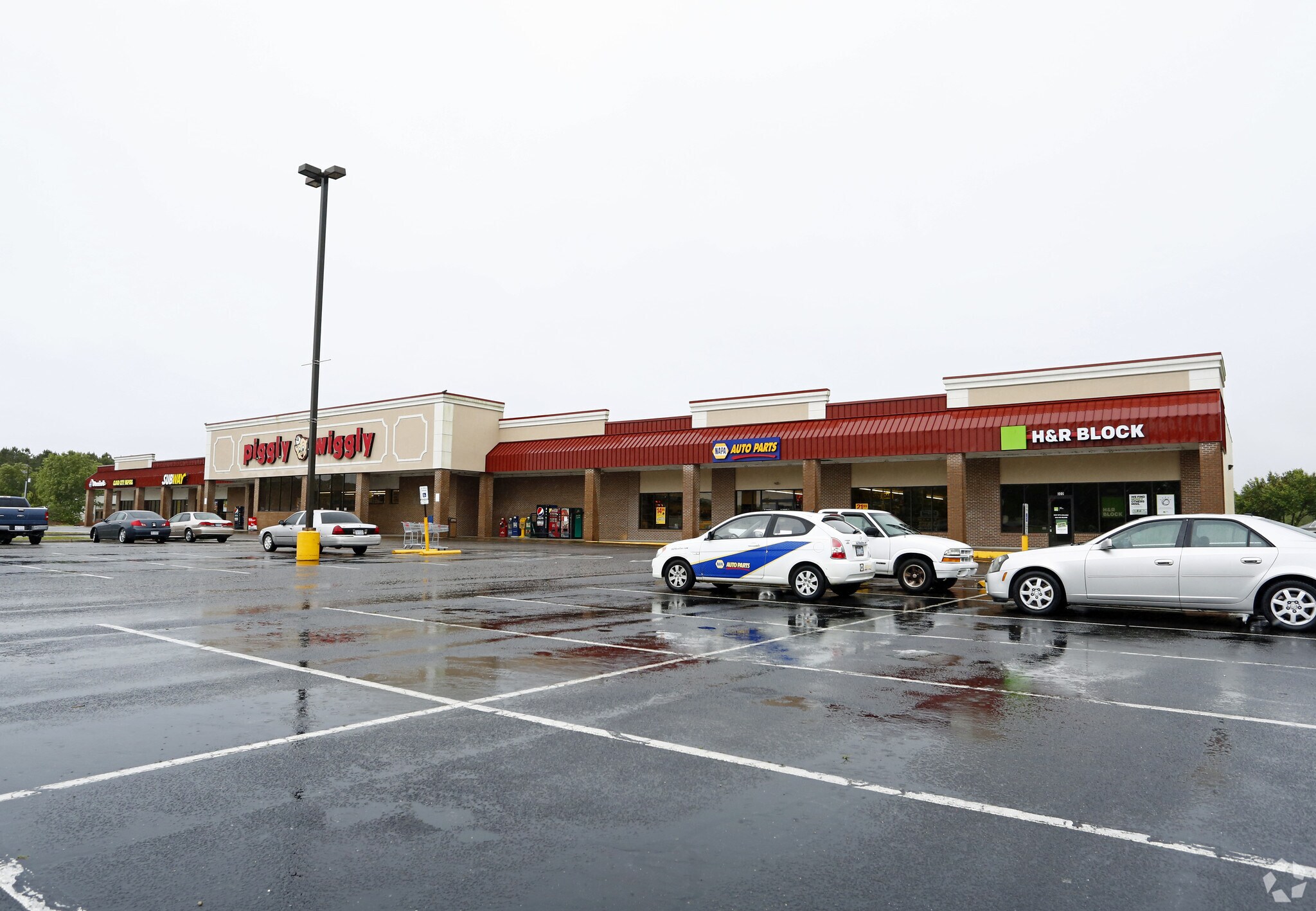 322-350 S 5th St, Saint Pauls, NC à vendre Photo principale– Image 1 sur 4