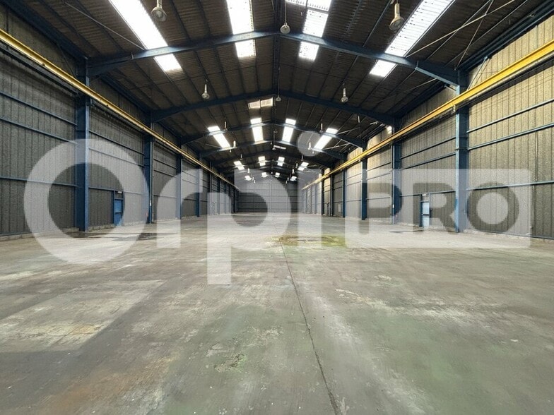 Local d'activités dans Beauvais à vendre - Photo intérieure – Image 2 sur 4