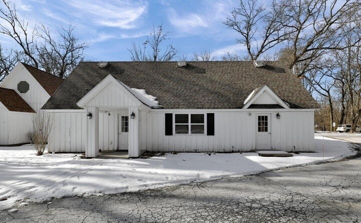 4656 Meridian Rd, Williamston, MI à louer - Photo de l’immeuble – Image 3 sur 27