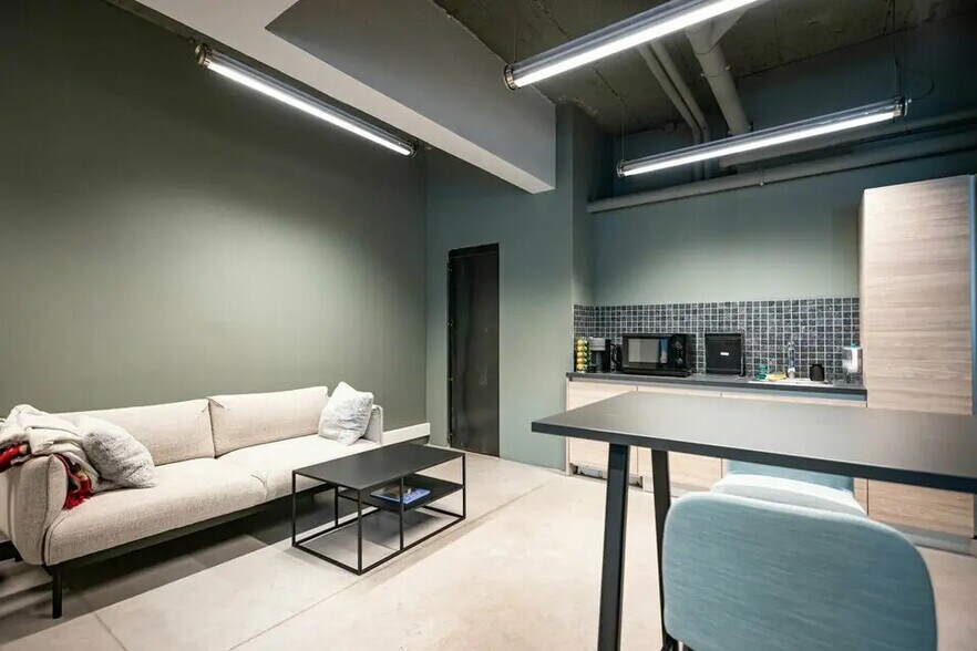 Bureau dans Antibes à louer - Photo de l’immeuble – Image 3 sur 4