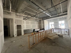 5655 Pershing Ave, Saint Louis, MO à louer Photo intérieure– Image 1 sur 4