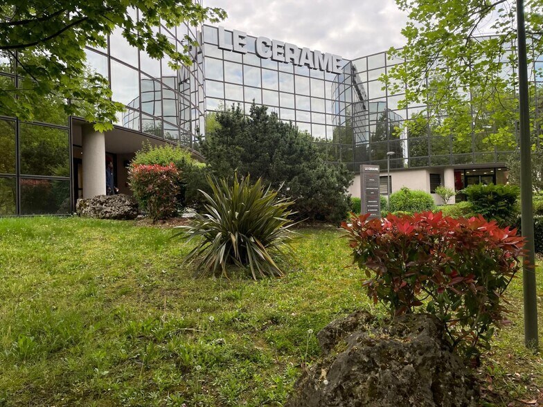 Bureau dans Cergy à louer - Photo de l’immeuble – Image 2 sur 10