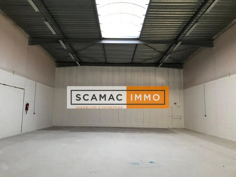 Industriel/Logistique dans Villejuif à louer - Photo de l’immeuble – Image 3 sur 4
