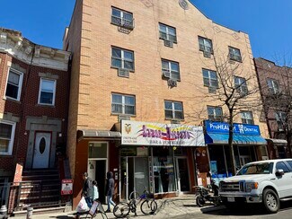 Plus de détails pour 3729 103rd St, Corona, NY - Local d’activités à vendre