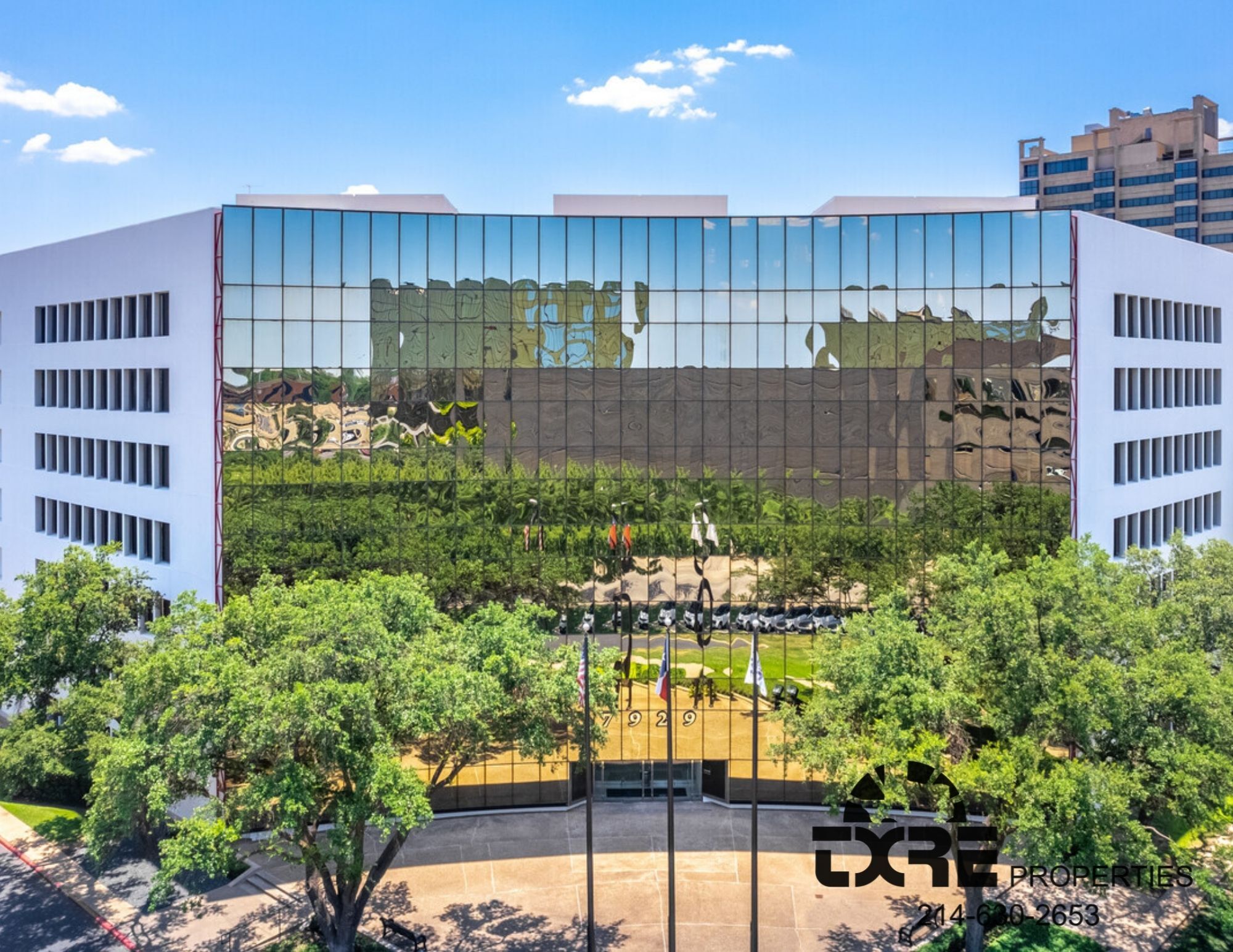 7929 Brookriver Dr, Dallas, TX à louer Photo principale– Image 1 sur 13