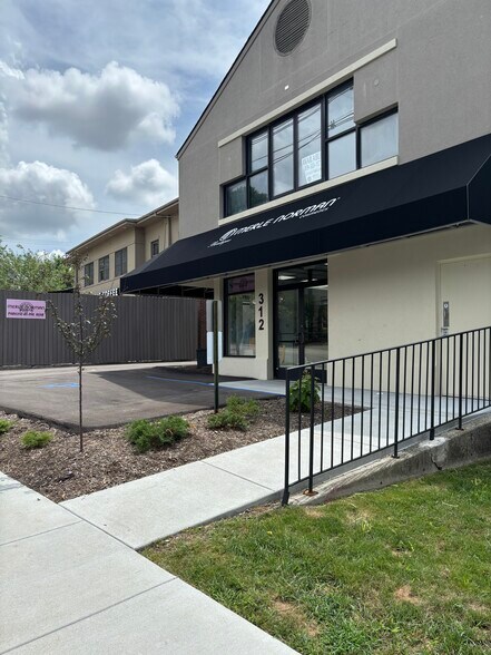 312 S Ashland Ave, Lexington, KY à louer - Photo de l’immeuble – Image 2 sur 6