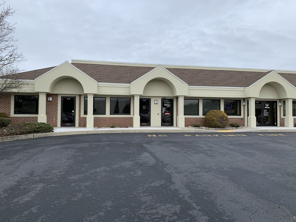 2211 Quarry Dr, West Lawn, PA à louer Photo principale– Image 1 sur 7