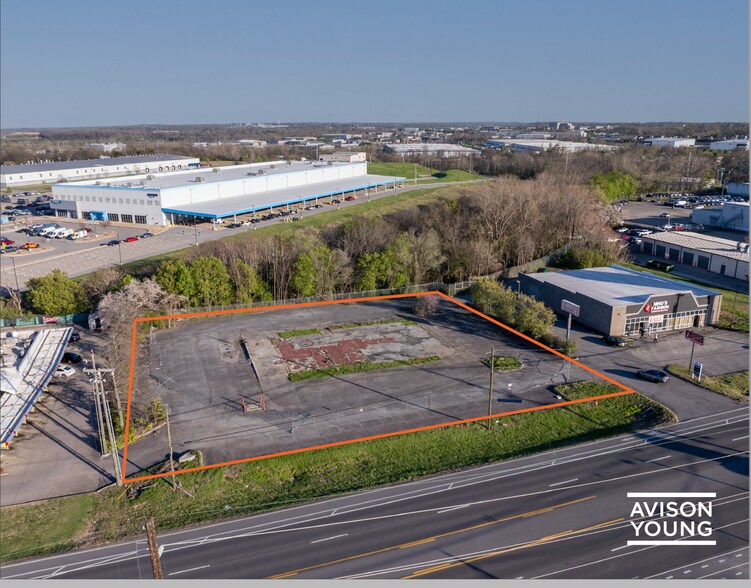 1557 N Gallatin Pike, Madison, TN à vendre - Photo principale – Image 1 sur 8