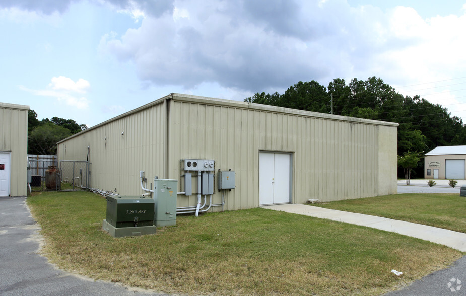 2126 Cainhoy Rd, Huger, SC à louer - Photo de l’immeuble – Image 2 sur 2