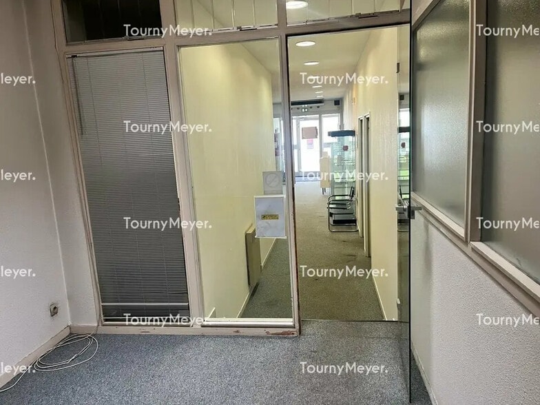 Local commercial dans Bordeaux à louer - Photo de l’immeuble – Image 2 sur 3