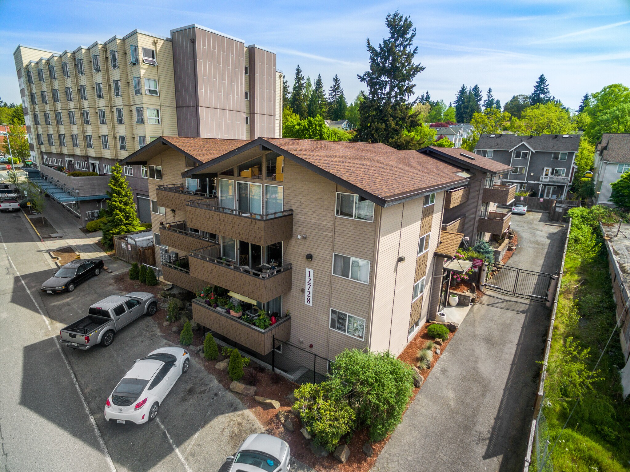 12728 33rd Ave NE, Seattle, WA à vendre Photo principale– Image 1 sur 19