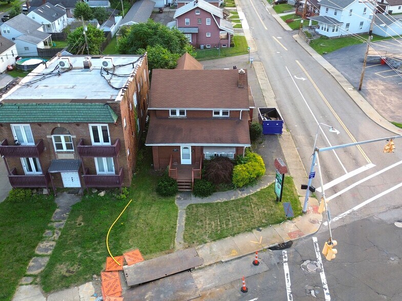 2417 Cleveland Ave NW, Canton, OH à vendre - Photo de l’immeuble – Image 3 sur 36
