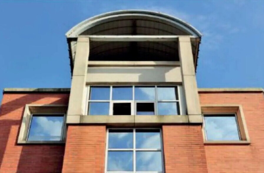 Bureau dans Chevilly-Larue à louer - Photo de l’immeuble – Image 2 sur 2