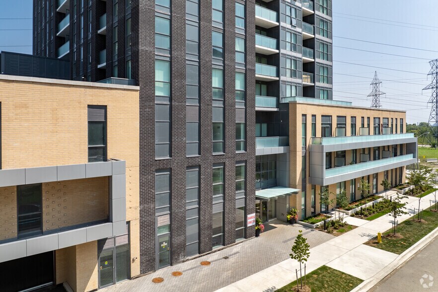 3439-3461 Western Rd, Toronto, ON à louer - Photo de l’immeuble – Image 3 sur 31