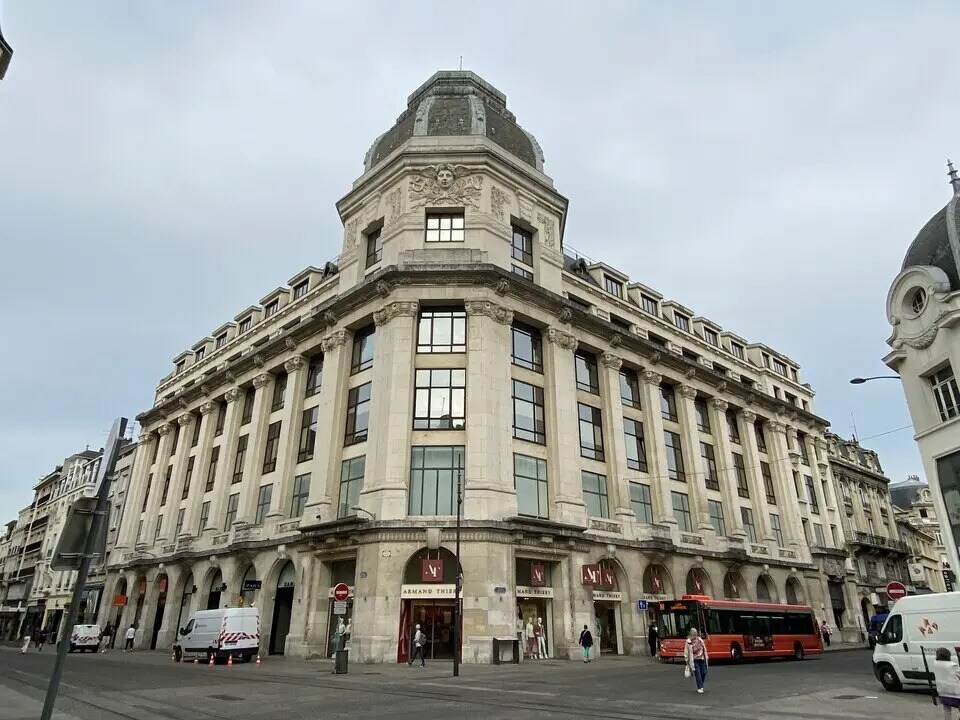 Bureau dans Reims à louer Photo de l’immeuble– Image 1 sur 11