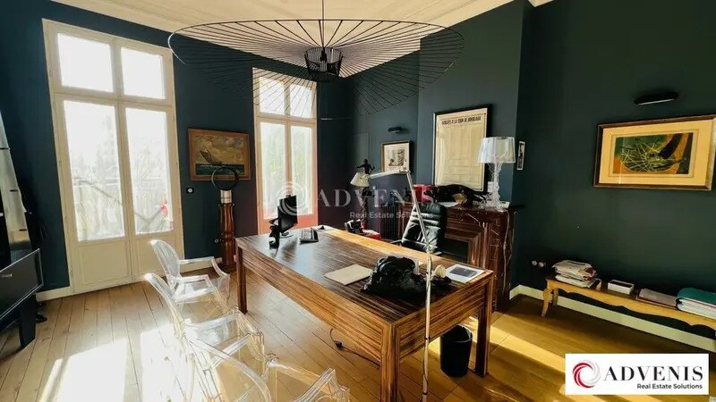Bureau dans Bordeaux à louer - Photo de l’immeuble – Image 1 sur 12