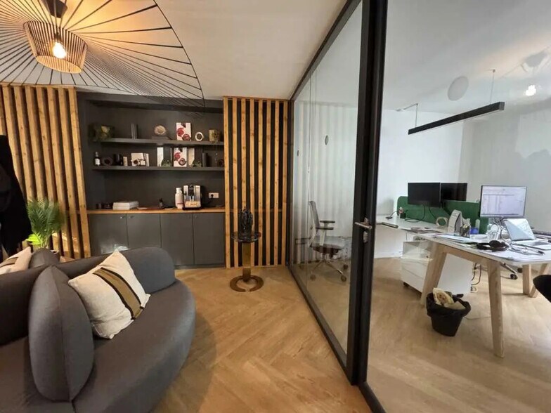 Bureau dans Paris à louer - Photo de l’immeuble – Image 2 sur 11
