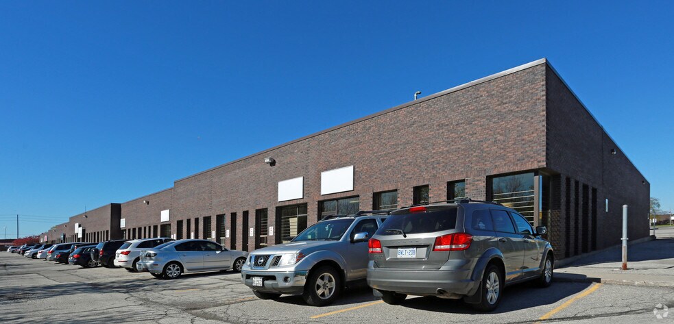 310 Judson St, Toronto, ON à louer - Photo de l’immeuble – Image 2 sur 3
