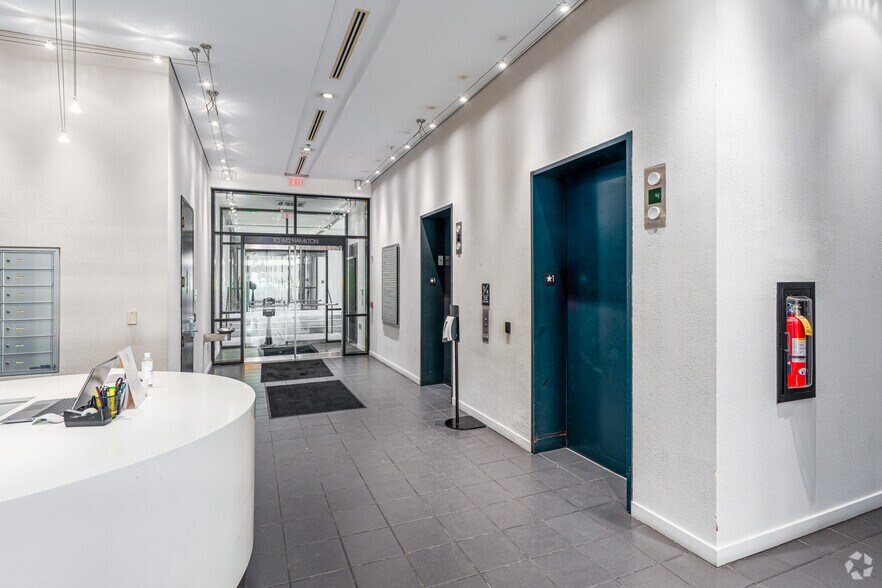 840 W Hamilton St, Allentown, PA à louer - Hall d’entrée – Image 3 sur 12