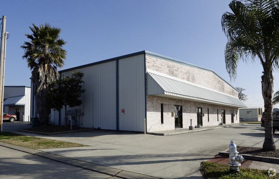 200 Veterans Blvd, Kenner, LA à louer - Photo de l’immeuble – Image 2 sur 11