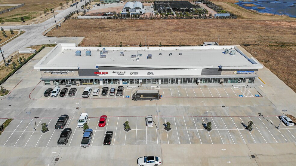 27252 Katy Fwy, Katy, TX à louer - Photo principale – Image 2 sur 2