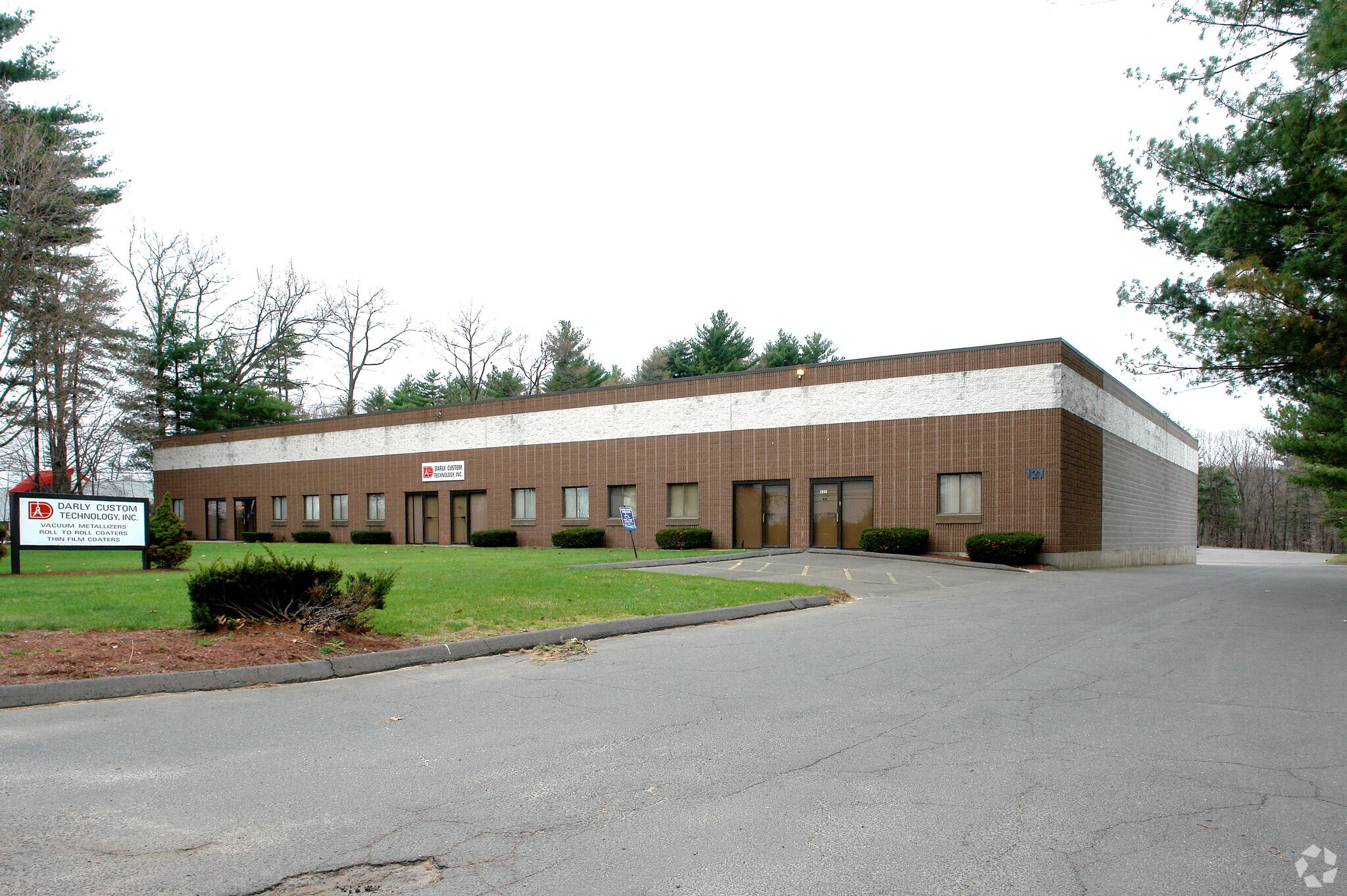 121F W Dudley Town Rd, Bloomfield, CT à louer Photo de l’immeuble– Image 1 sur 5