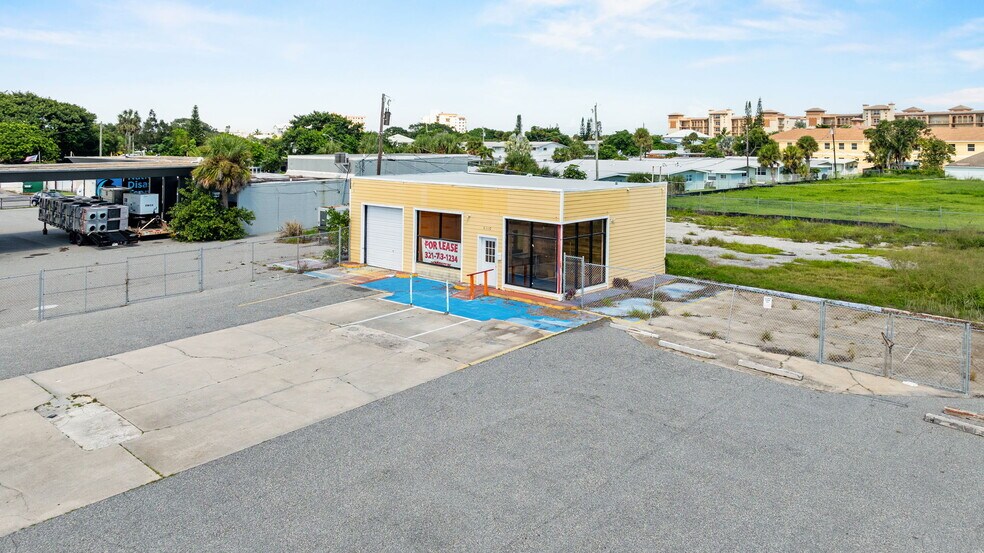 6110 N Atlantic Ave, Cape Canaveral, FL à louer - Photo de l’immeuble – Image 1 sur 16