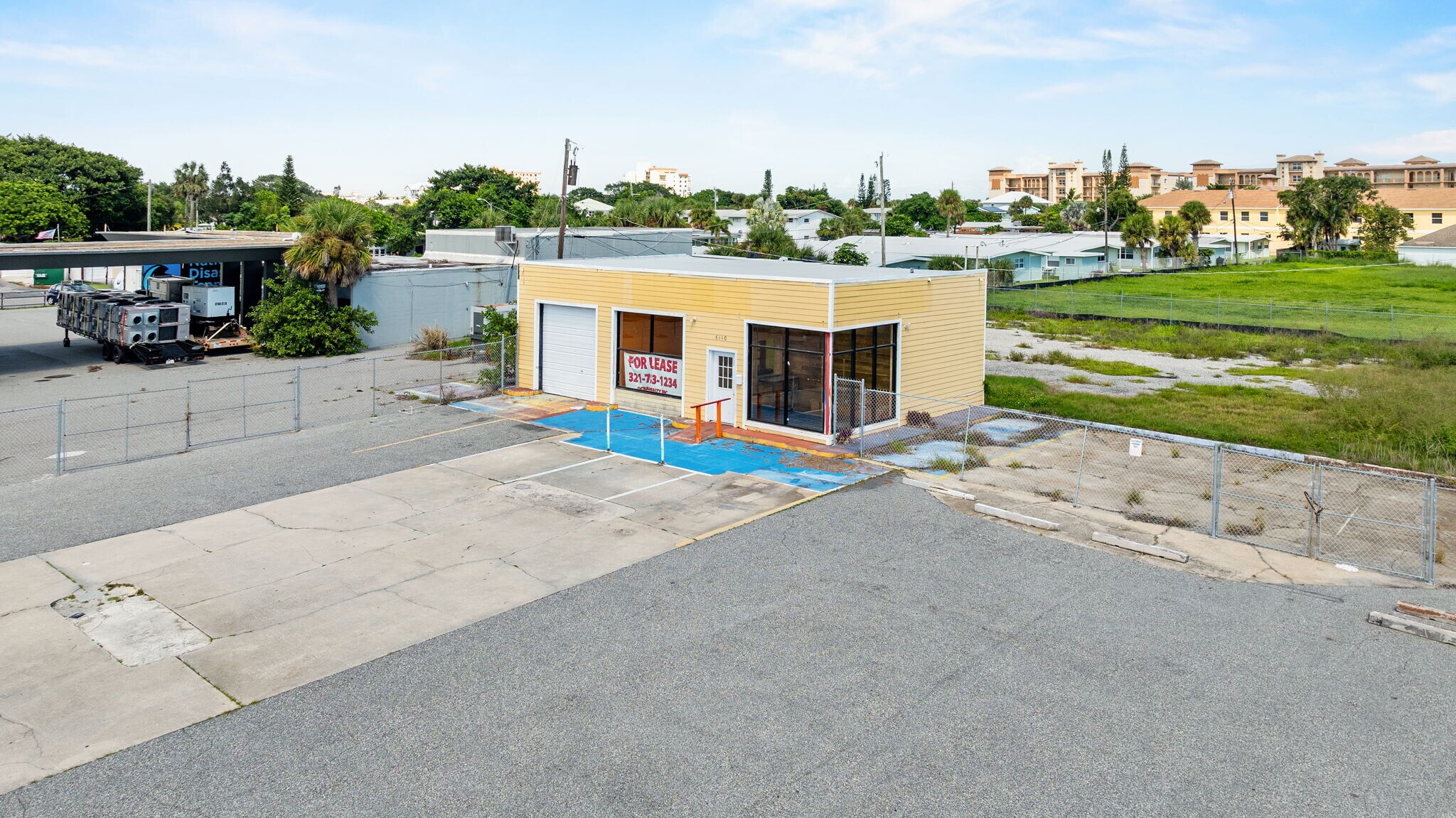6110 N Atlantic Ave, Cape Canaveral, FL à louer Photo de l’immeuble– Image 1 sur 17