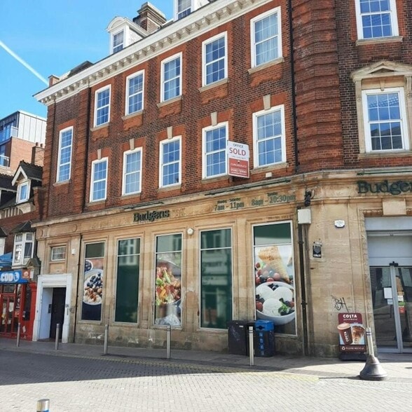 1 Chertsey Rd, Woking à vendre - Photo de l’immeuble – Image 2 sur 6