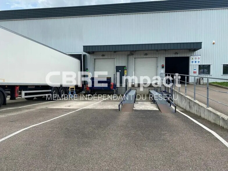 Industriel/Logistique dans Longvic à louer - Photo de l’immeuble – Image 3 sur 11