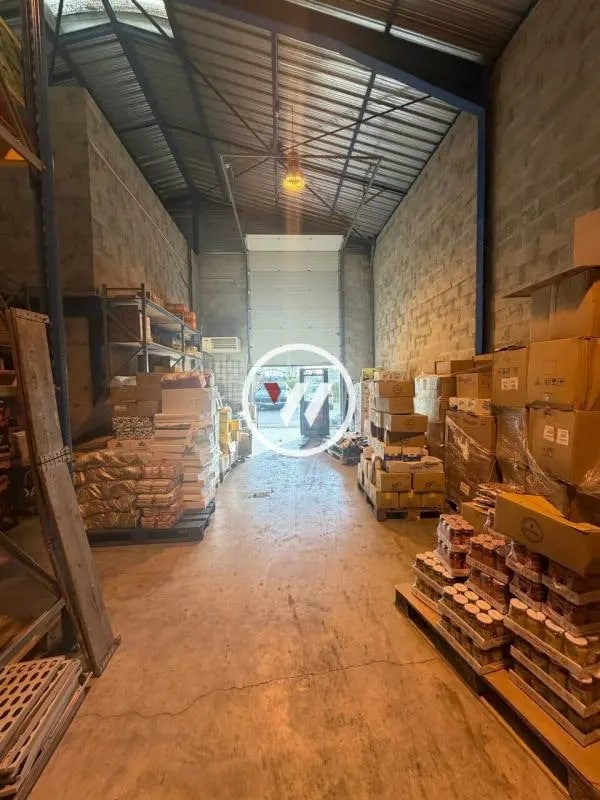 Plus de détails pour Industriel/Logistique à louer