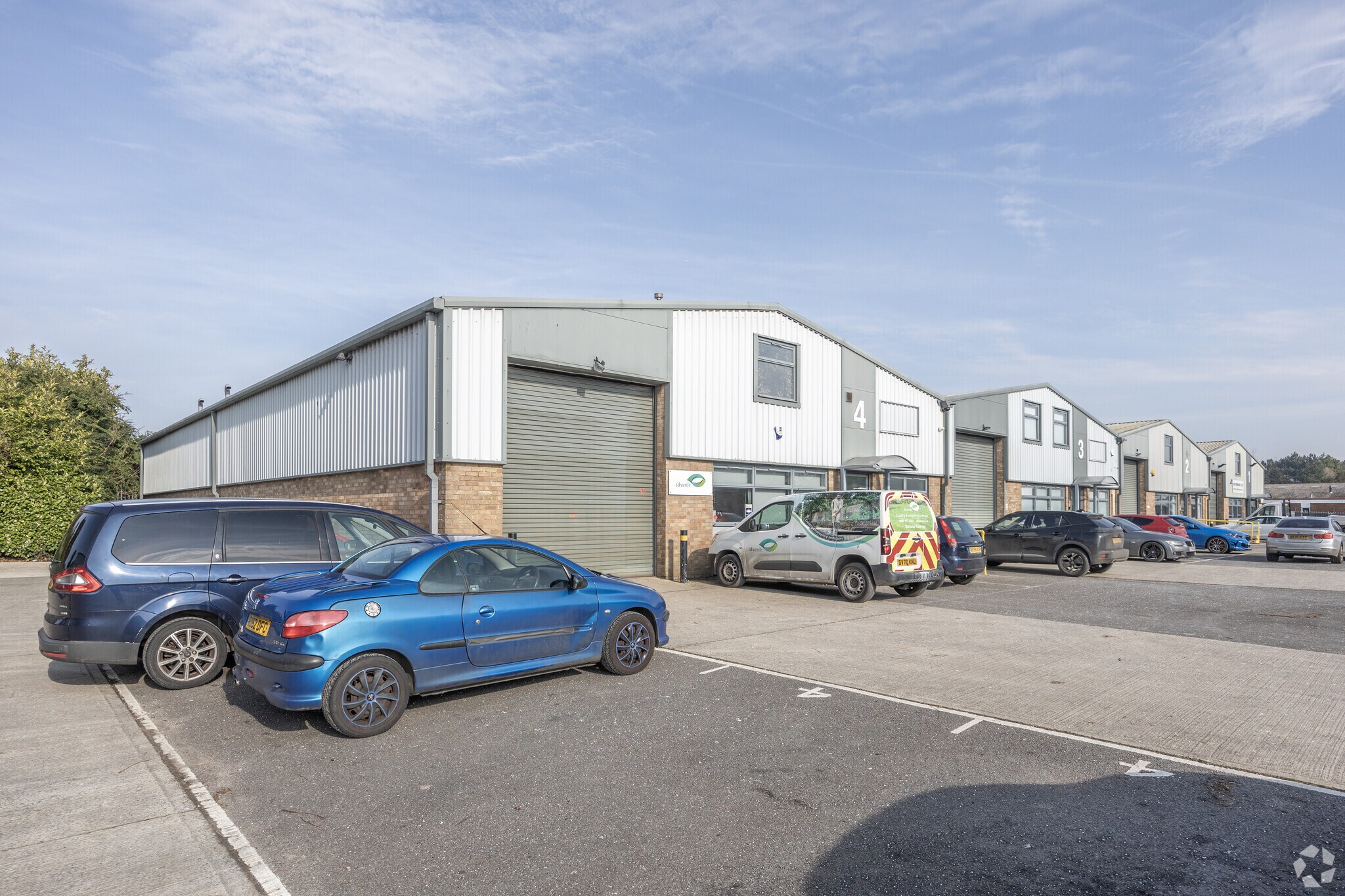 4 Ravenseft Park, Swindon à louer Photo principale– Image 1 sur 9