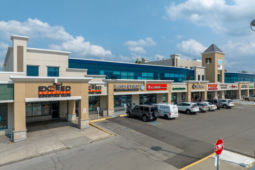 10909 Yonge St, Richmond Hill, ON à louer - Photo de l’immeuble – Image 3 sur 6