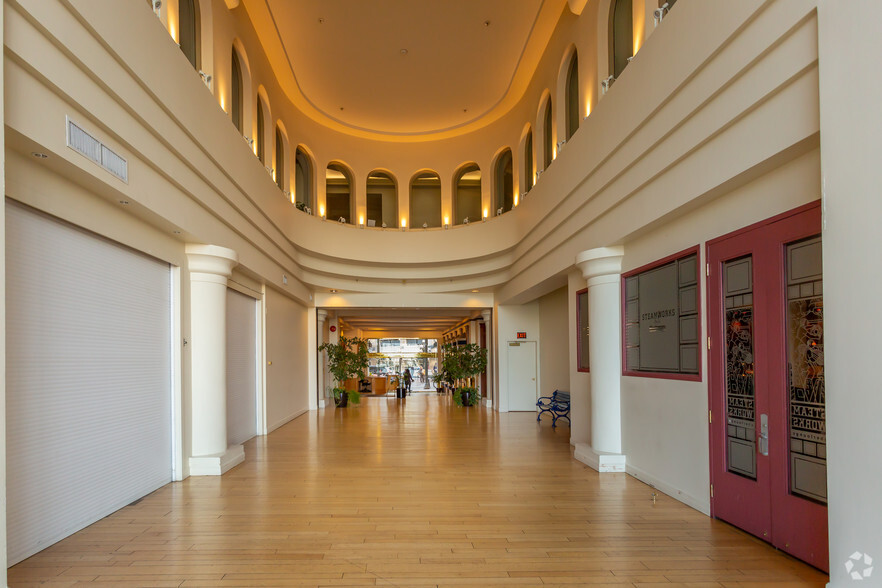 375 Water St, Vancouver, BC à louer - Hall d’entrée – Image 3 sur 23