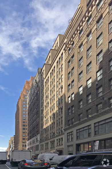 261 W 35th St, New York, NY à louer - Autre – Image 2 sur 12