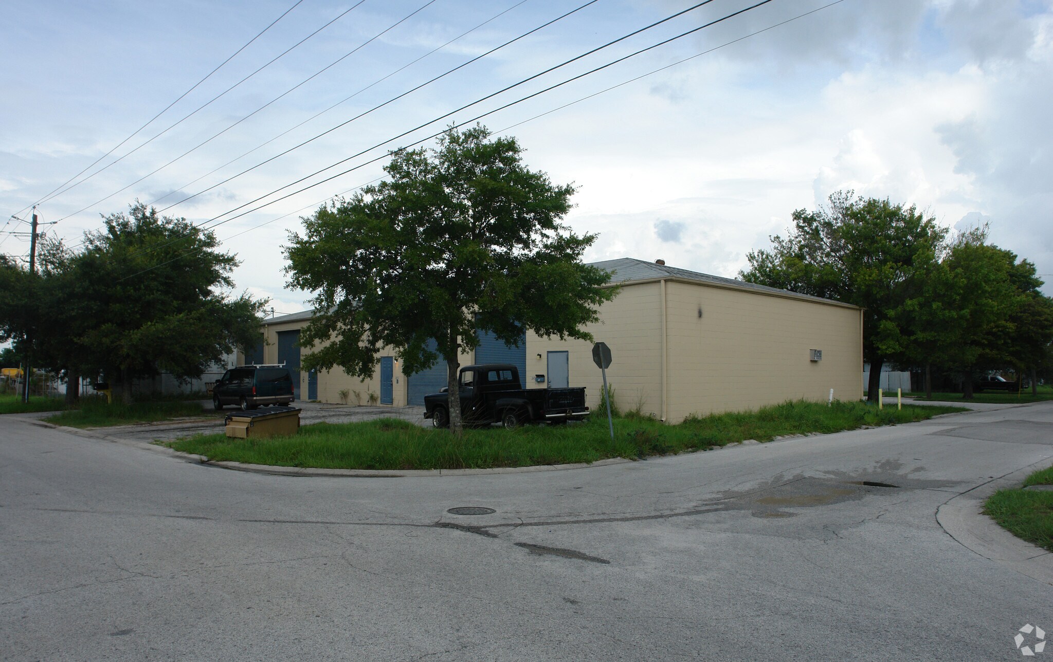 2401 28th Ave N, Saint Petersburg, FL à louer Photo principale– Image 1 sur 3