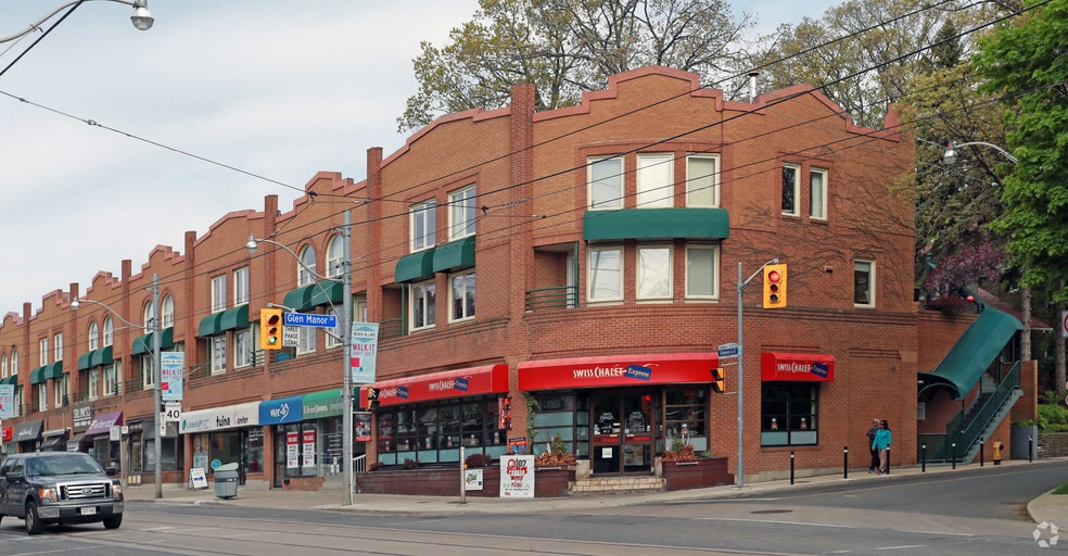 120 Glen Manor Dr, Toronto, ON à louer - Photo de l’immeuble – Image 2 sur 5