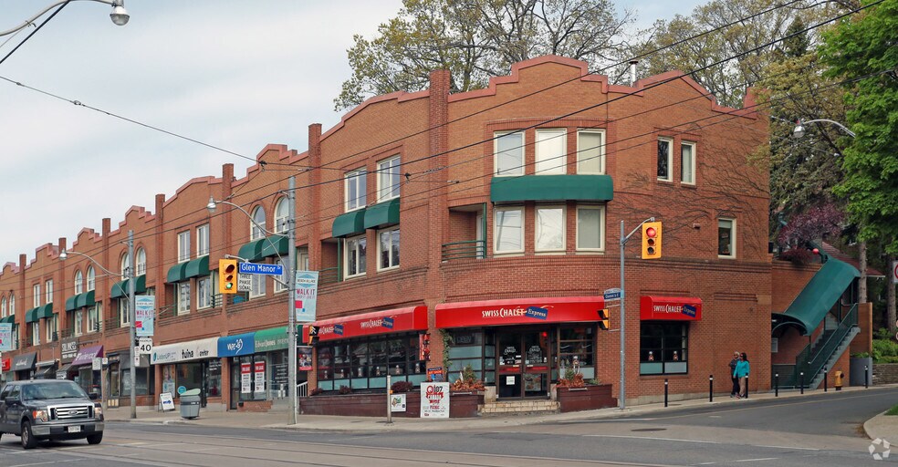 2138-2148 Queen St, Toronto, ON à louer - Photo de l’immeuble – Image 2 sur 5