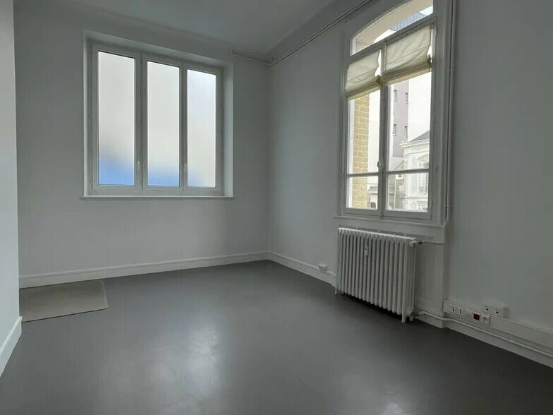 Bureau dans Le Havre à louer - Photo de l’immeuble – Image 3 sur 10