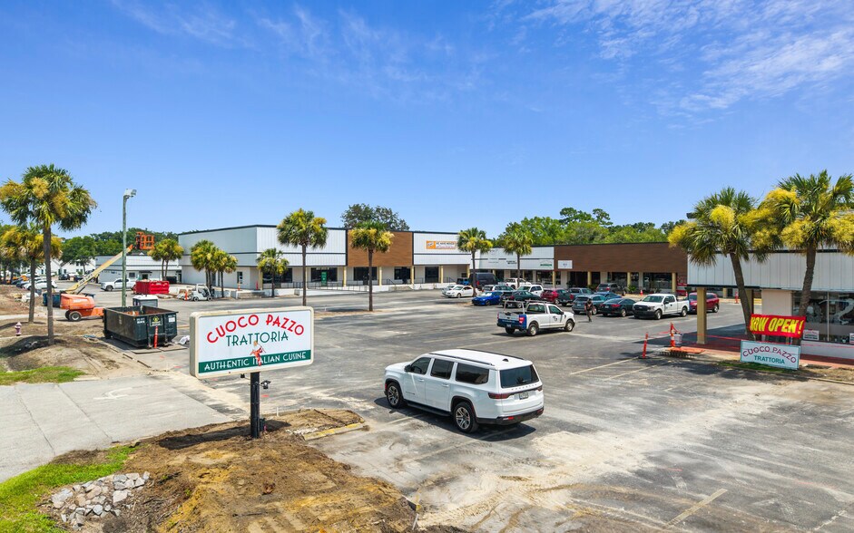 1035 Johnnie Dodds Blvd, Mt Pleasant, SC à louer - Photo de l’immeuble – Image 2 sur 19
