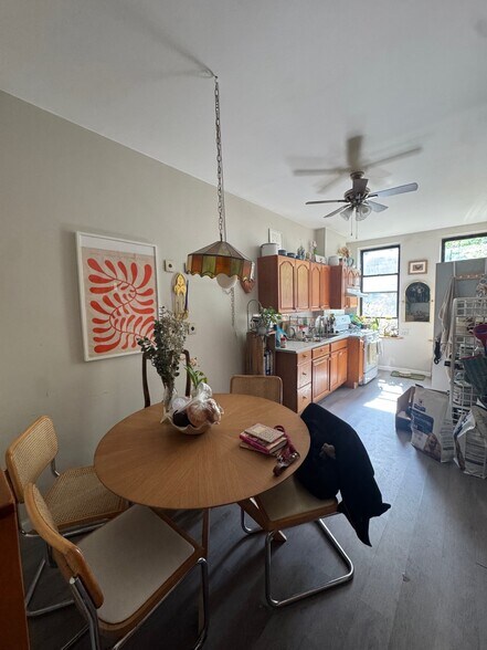 1728 Greene Ave, Ridgewood, NY à vendre - Photo intérieure – Image 3 sur 7