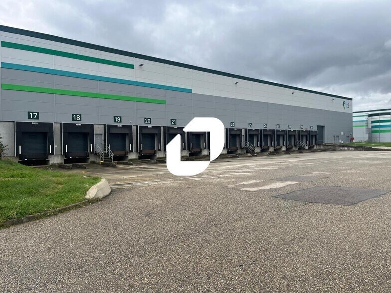 3 Rue Des Chapelles, Saint-Quentin-Fallavier à louer - Photo de l’immeuble – Image 1 sur 15